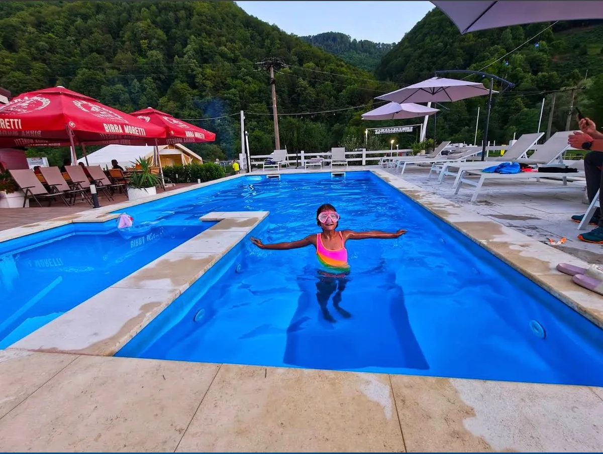 Piscină